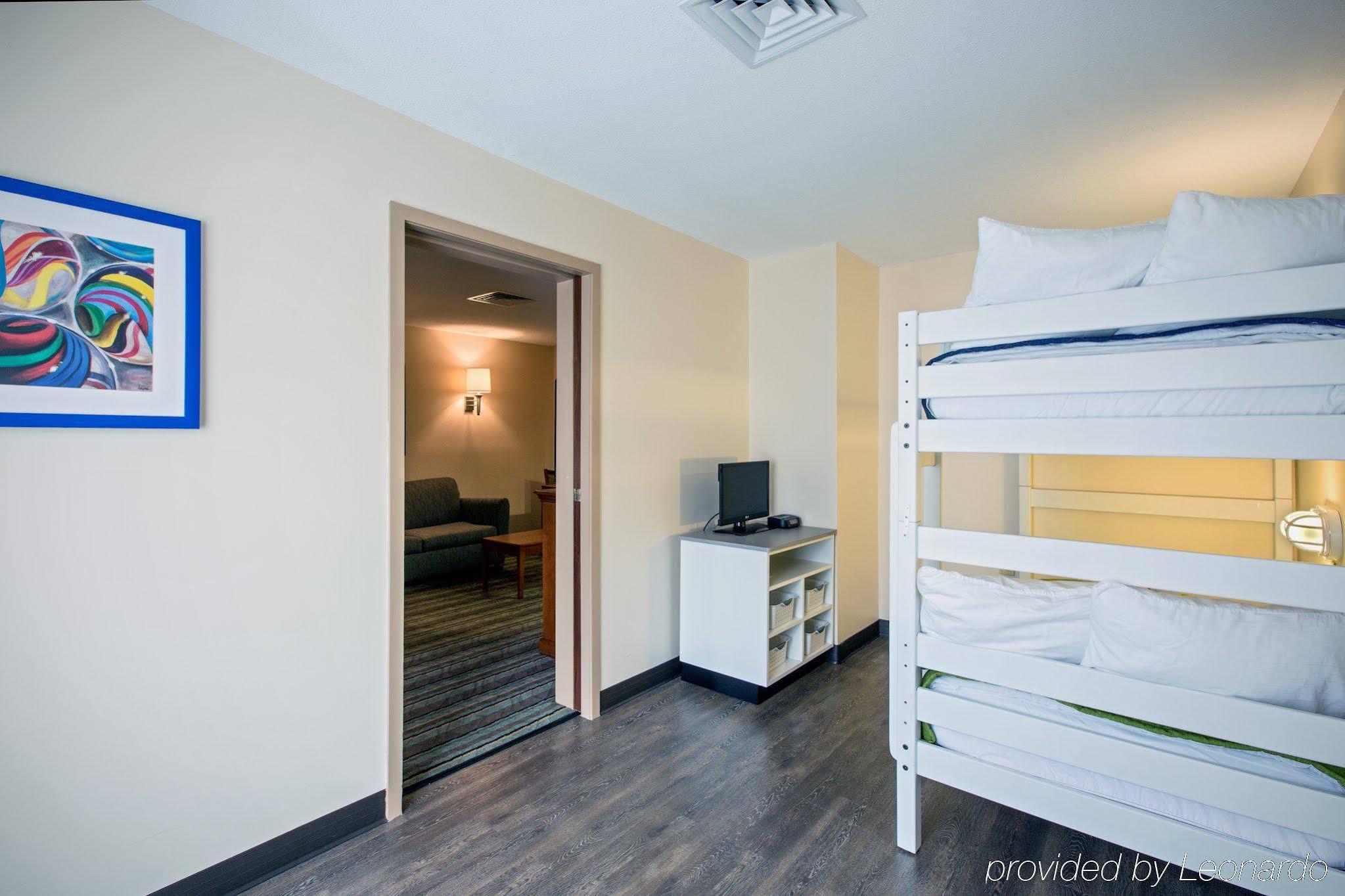 Holiday Inn Express & Suites Salamanca, An Ihg Hotel 外观 照片