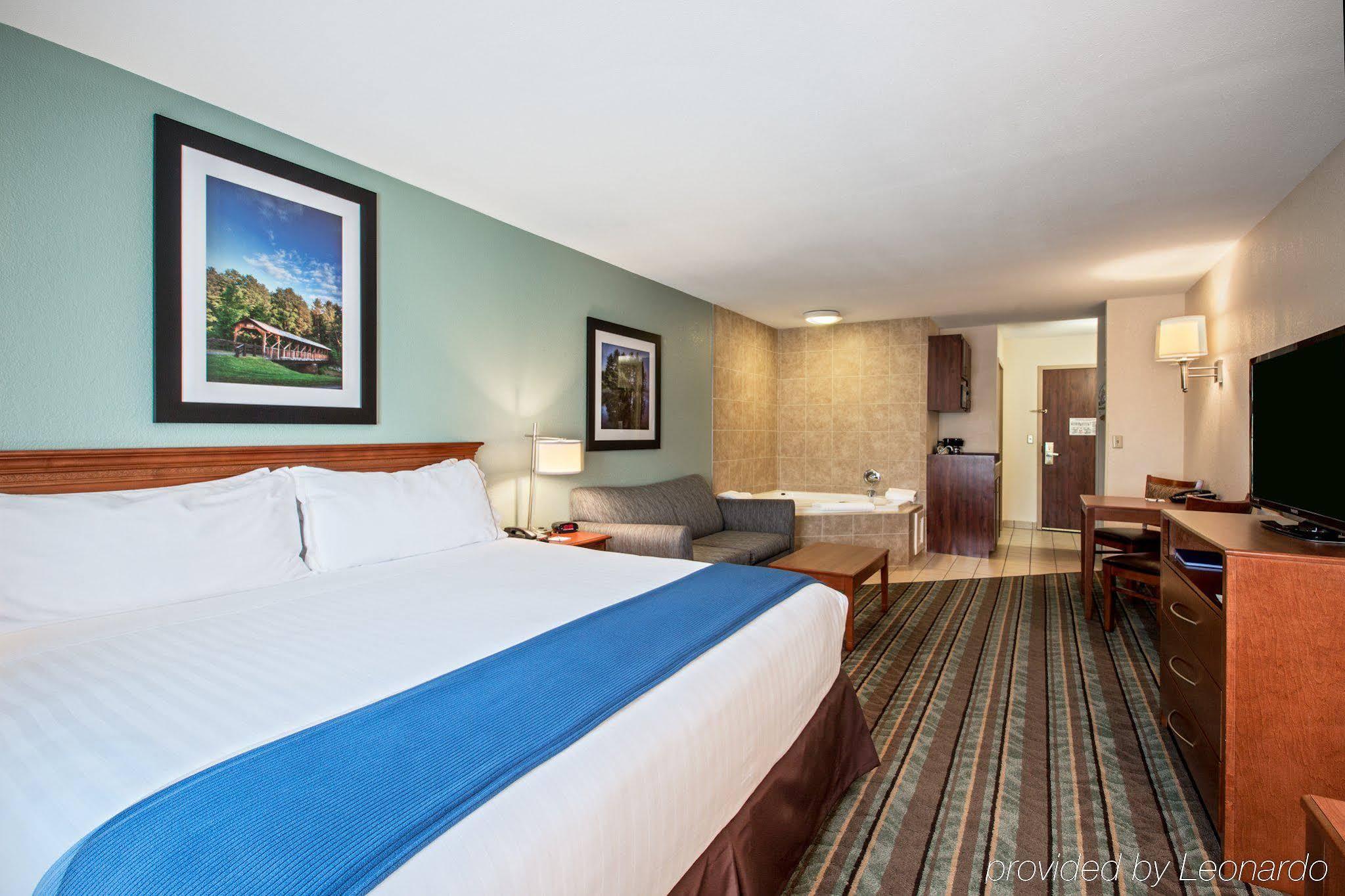 Holiday Inn Express & Suites Salamanca, An Ihg Hotel 外观 照片