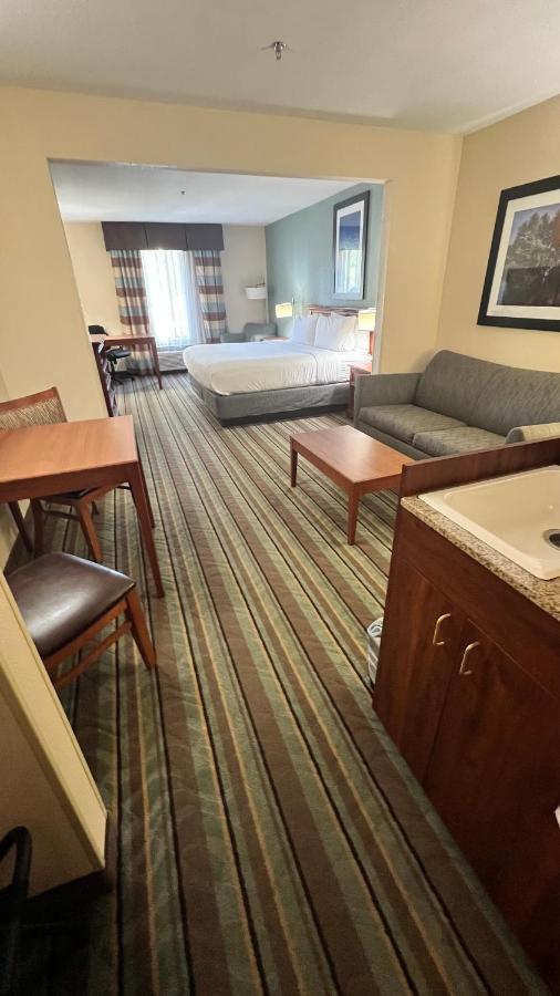 Holiday Inn Express & Suites Salamanca, An Ihg Hotel 外观 照片