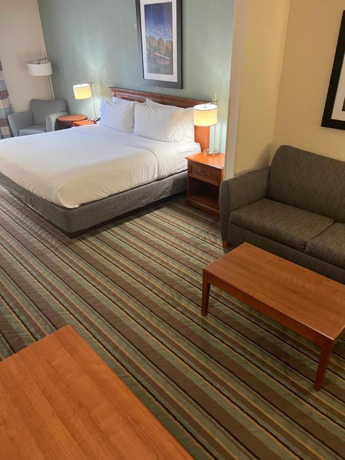 Holiday Inn Express & Suites Salamanca, An Ihg Hotel 外观 照片