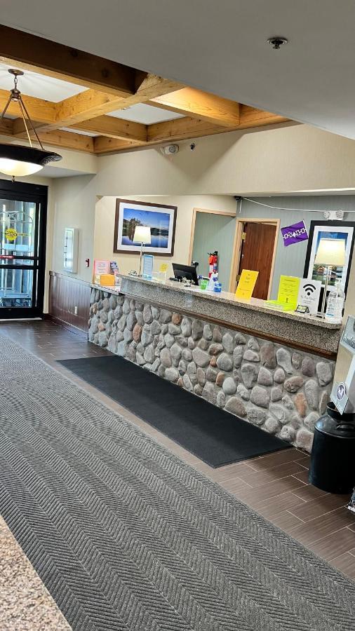 Holiday Inn Express & Suites Salamanca, An Ihg Hotel 外观 照片